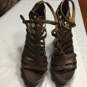 Elite Tahari wooden/ leather sandals 50% off
